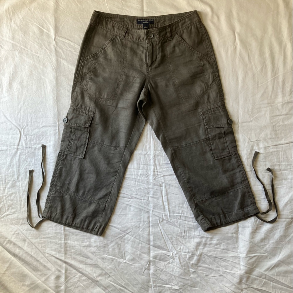 Banana Republic Martin Fit 100% Linen cropped pant w/ cargo pockets, olive green